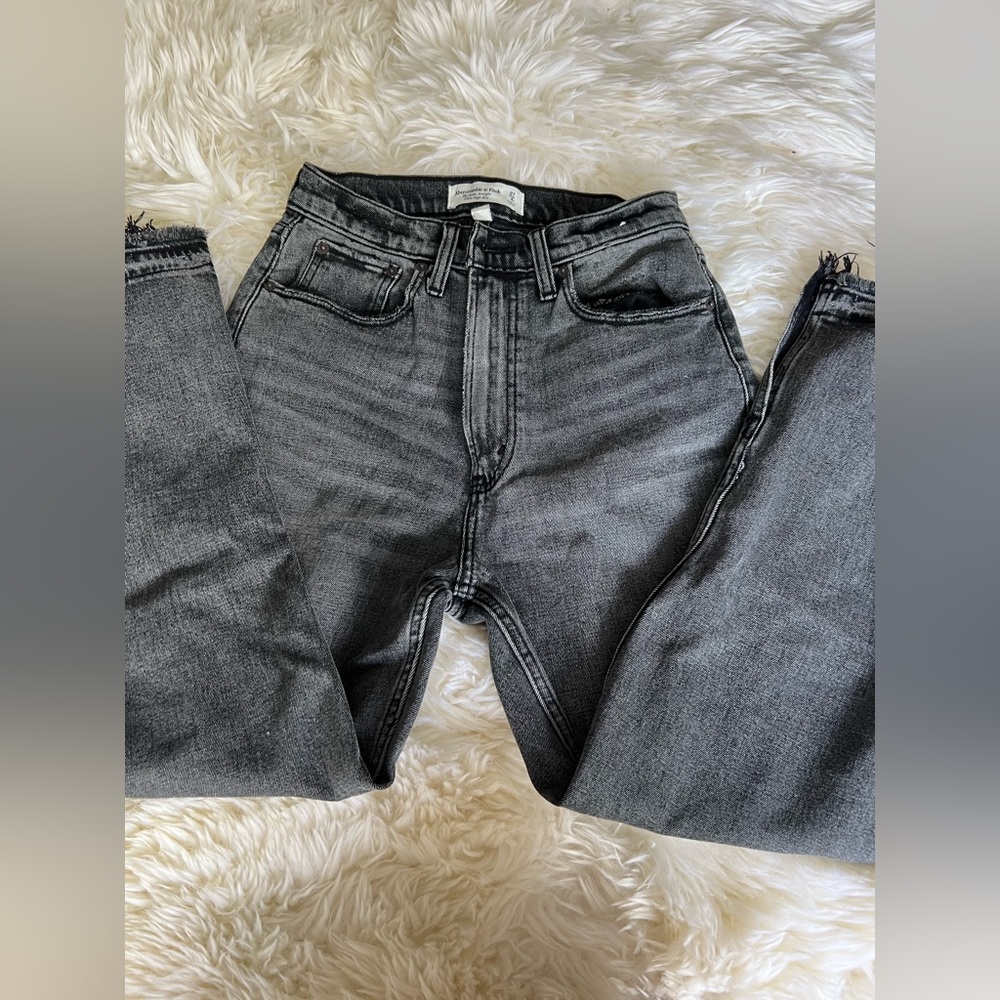 Abercrombie and Fitch black jeans. Perfect for curvy and short girls.